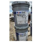 2-- 5 Gallon Buckets Mobil Gear Oil