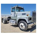 * 1983 Ford L9000 Day Cab