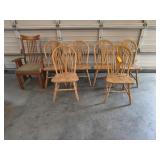 6 Matching Dinette Chairs/ 1 Dinette Chair