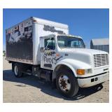 * 2002 International 4700 Box Truck ( NO Reverse)