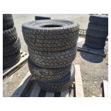 4 - Tires Discover  33 X 12.50 R15