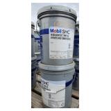 2-- 5 Gallon Buckets Mobil Gear Oil