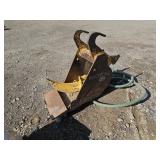 John 200 Jone Hook Bucket - Mini Ex Ripper