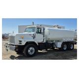 * 2002 International 2674 Water Truck