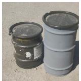 2 Storage Barrels w/ Lids 2 Storage Barrels w/ Lids