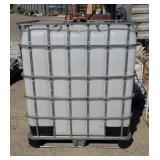 Poly Tote 300 gallon. With lid. Poly Tote 300 gallon. With lid.