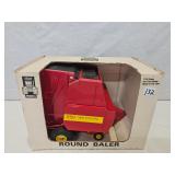 New Holland 660 Round Baler