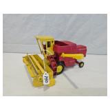 Ertl New Holland Combine