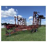 Case IH 4300 Field Cultivator