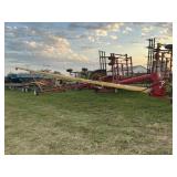 Westfield 10-81 Auger w/ Swing Hopper