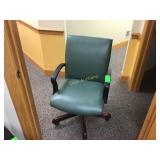 Quaker Furniture Green Leather/Wood Office Chair