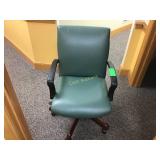 Quaker Furniture Green Leather/Wood Office Chair