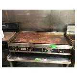 Star 6487 4ft gas flat grill with wood arm bar