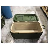 Igloo cooler with no top latches Igloo cooler with no top latches