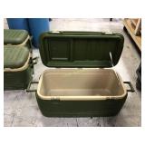Igloo cooler with no top latches or drain plug Igloo cooler with no top latches or drain plug