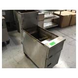 Petco fryer later fryer missing parts on wheels Petco fryer later fryer missing parts on wheels