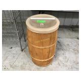 Bulk barrel bin with tongs Bulk barrel bin with tongs