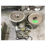 Pressure cooker with pump and stock parts Pressure cooker with pump and stock parts
