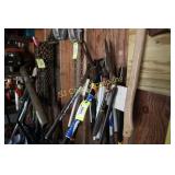 Manual hedge trimmers, shrub cutters