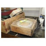 FLOURESCENT LIGHT BOX