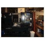 MAKINO V33 VERTICAL MACHINIING CENTER WITH TOOL