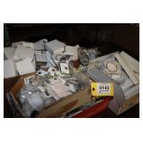 Lot:  assorted costume jewelry