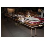 Tables w/folding legs