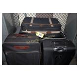 Lot:  Jewelry travel suitcases