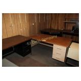 Lot:  2 office desks and typewriter table