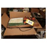 Lot:  Glue guns and glue sticks