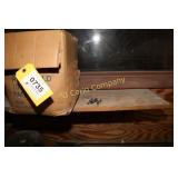 Box of mold centering nuts