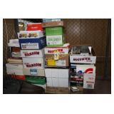 Lot:  Copy paper and table