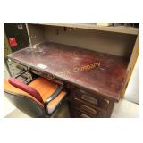 Lot:  Desk, table, chair