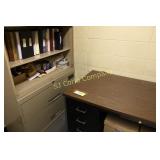 Lot:  Desk and lateral file cabinet