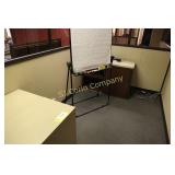 Contents of cubicle - no paperwork