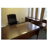 Lot:  Desk, credenza and executive chair