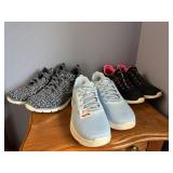 Ladies Sketcher Shoes (1 New)