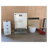 Kitchen Serving Lot