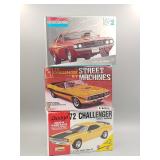(3) Dodge Challenger Scale Models #3 (3) Dodge Challenger Scale Models #3