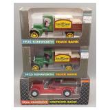 (3) Ertl John Deere Die-Cast Banks (3) Ertl John Deere Die-Cast Banks