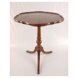 Vintage Duncan Phyfe Pedestal Table Vintage Duncan Phyfe Pedestal Table
