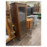 LOCKING CURIO CABINET
