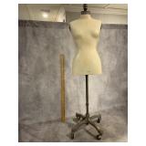 FEMALE DRESS FORM MANNEQUIN