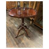 WOODEN MAHOGANY PIE CRUST STAND 23Wx25.5H