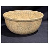 YELLOW AND GREEN SPECKLED STONEWARE MIXING BOWL