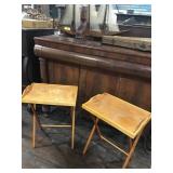 FOLDING ENTERTAINMENT TABLES