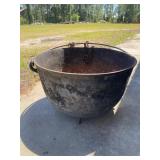 LARGE CAST CAULDRON