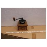 ANTIQUE SPICE/COFFEE MILL ANTIQUE SPICE/COFFEE MILL