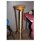 OAK TWISTED LEG PEDESTAL PLANT STAND