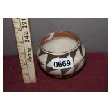 SMALL INDIAN POT SMALL INDIAN POT